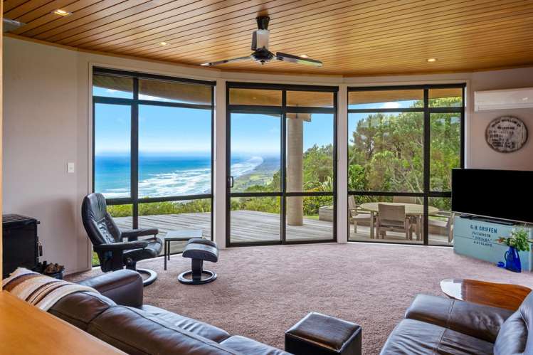 381 Oaia Road Muriwai Beach_9