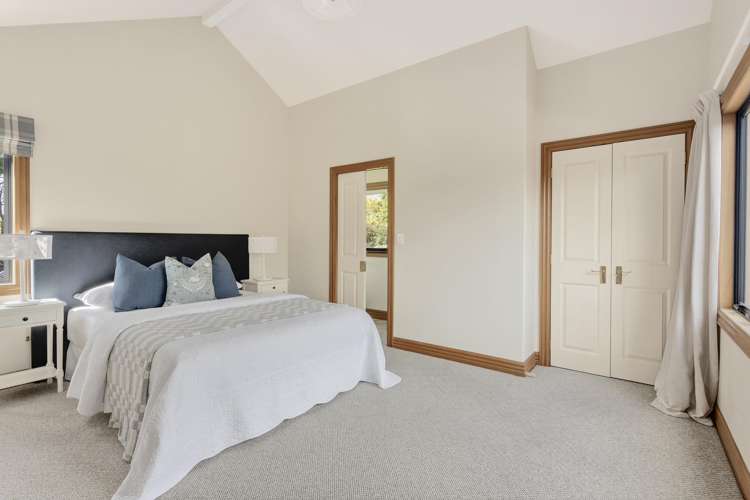 203 Athlone Drive Cambridge_19