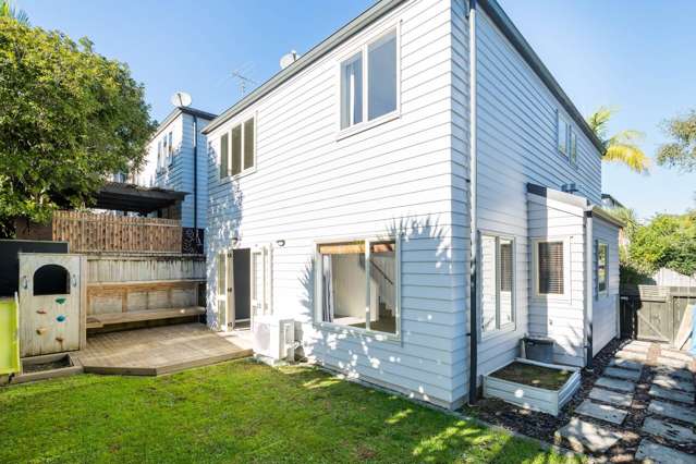 1/20 Fields Parade Oteha_2