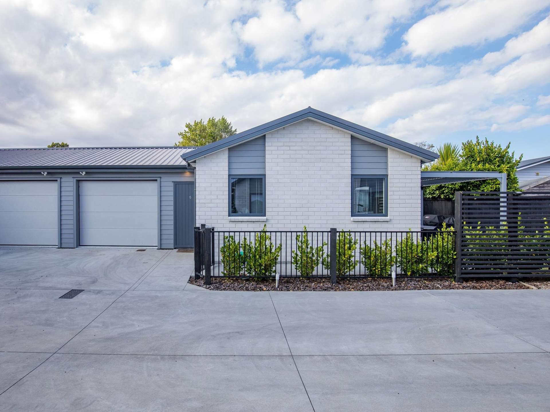 5/9 Beverley Crescent Hillcrest_0