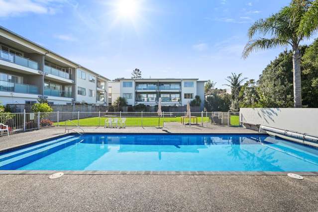 Spacious Three Bedroom Apartment in the Bays