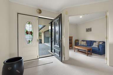 115 Grovenor Drive_4