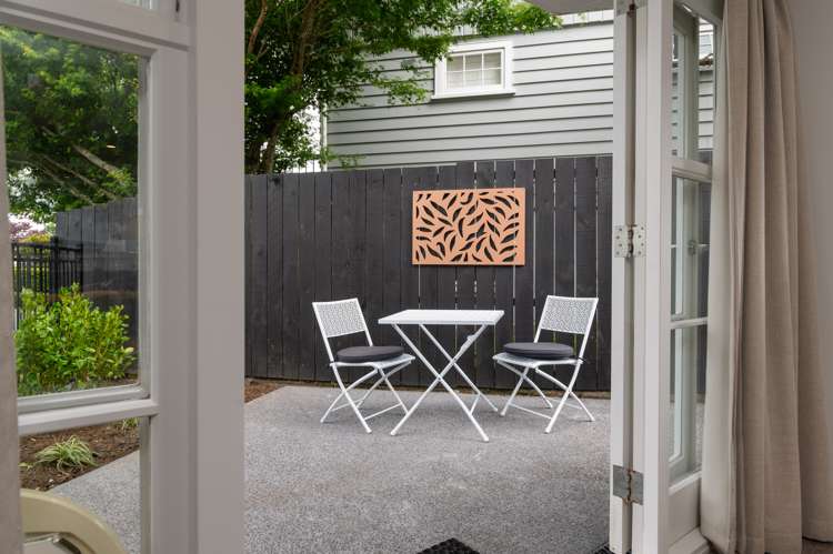 1044 River Road Queenwood_35