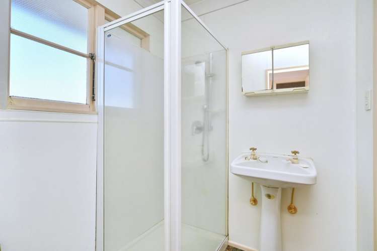 372 Breezes Road Aranui_11