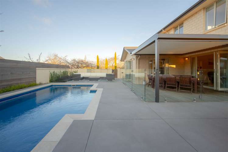 6 Benmore Gard Harewood_24