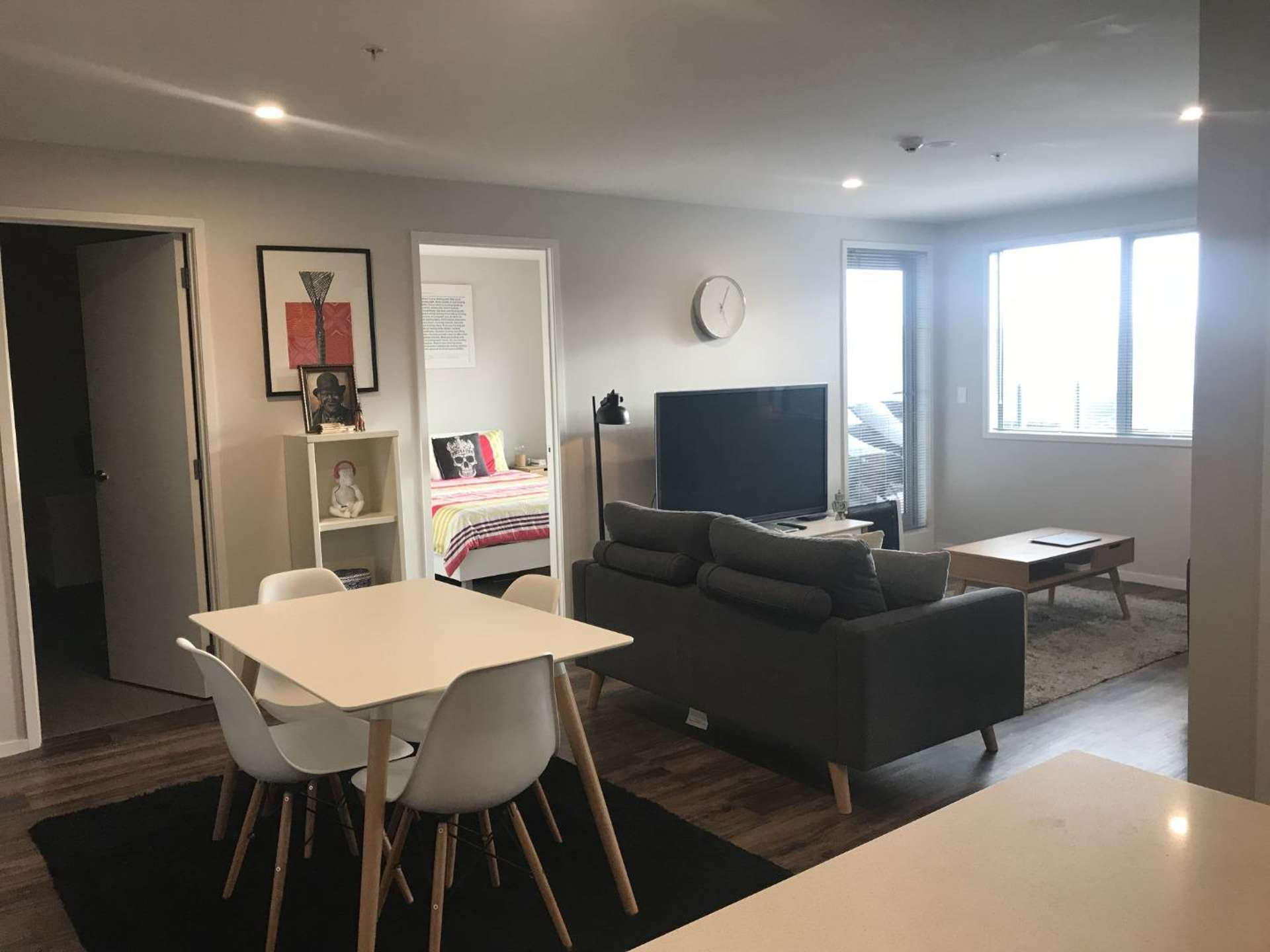 408/23a-25 The Pines, Bute Road 1607_0