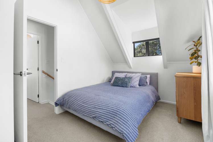 21 Carillon Place Massey_21