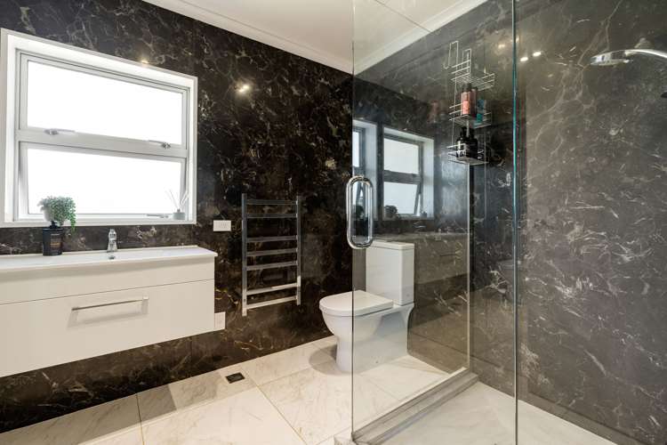 163 Lake Crescent Hamilton Lake_17