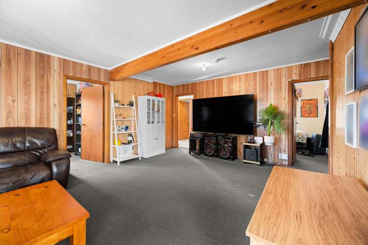 37 Antrim Crescent Otara_8