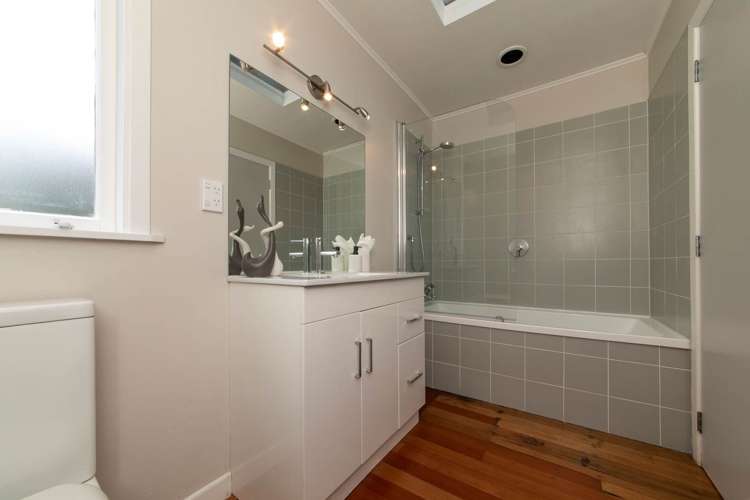 65 Takahe Road Titirangi_11