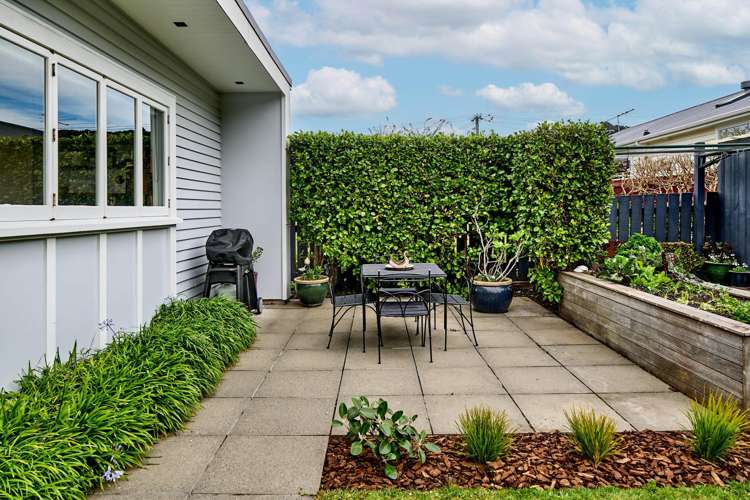 292 The Parade Island Bay_15