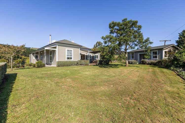 2033 Kahuranaki Road Kahuranaki_22