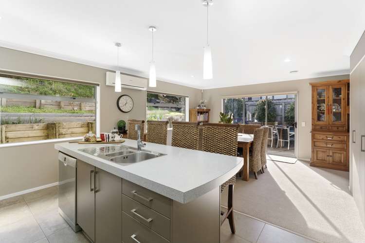 14 Leanne Way Waikanae Beach_3
