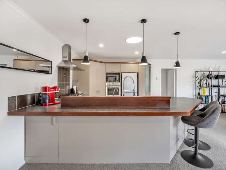 8 Farleigh Close Huntington_6