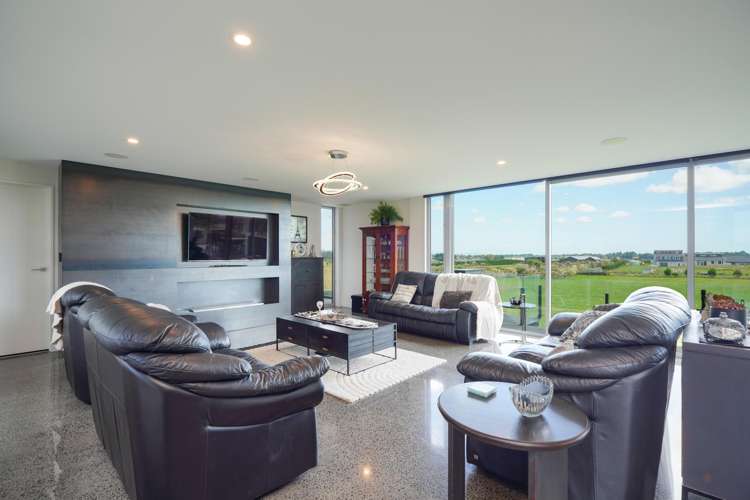 89 Sunrise Drive Seaward Bush_6