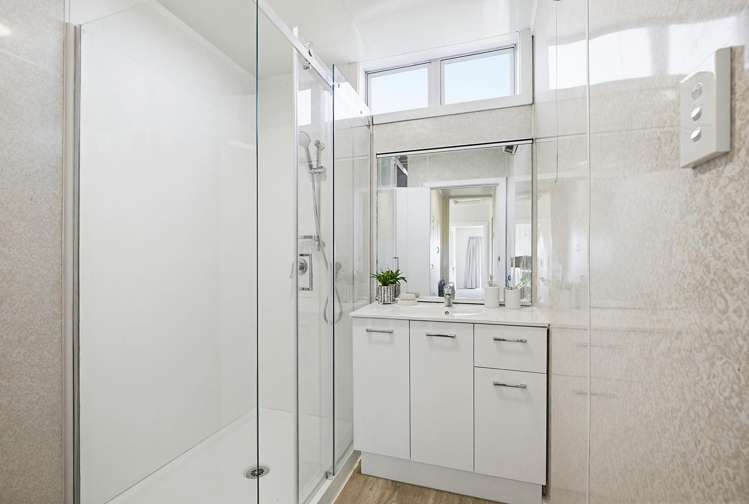 8 Herewini Street Titahi Bay_9