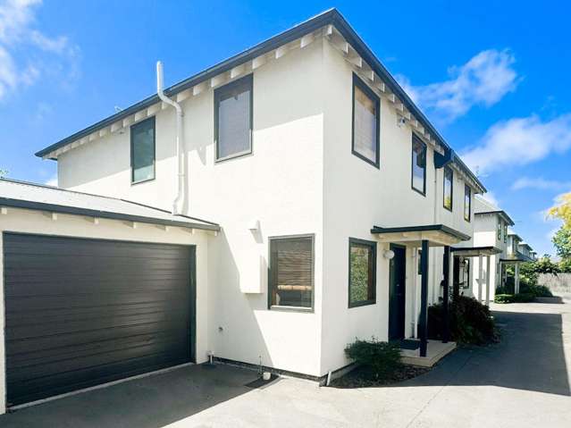 Overseas Owner Wants it Sold!