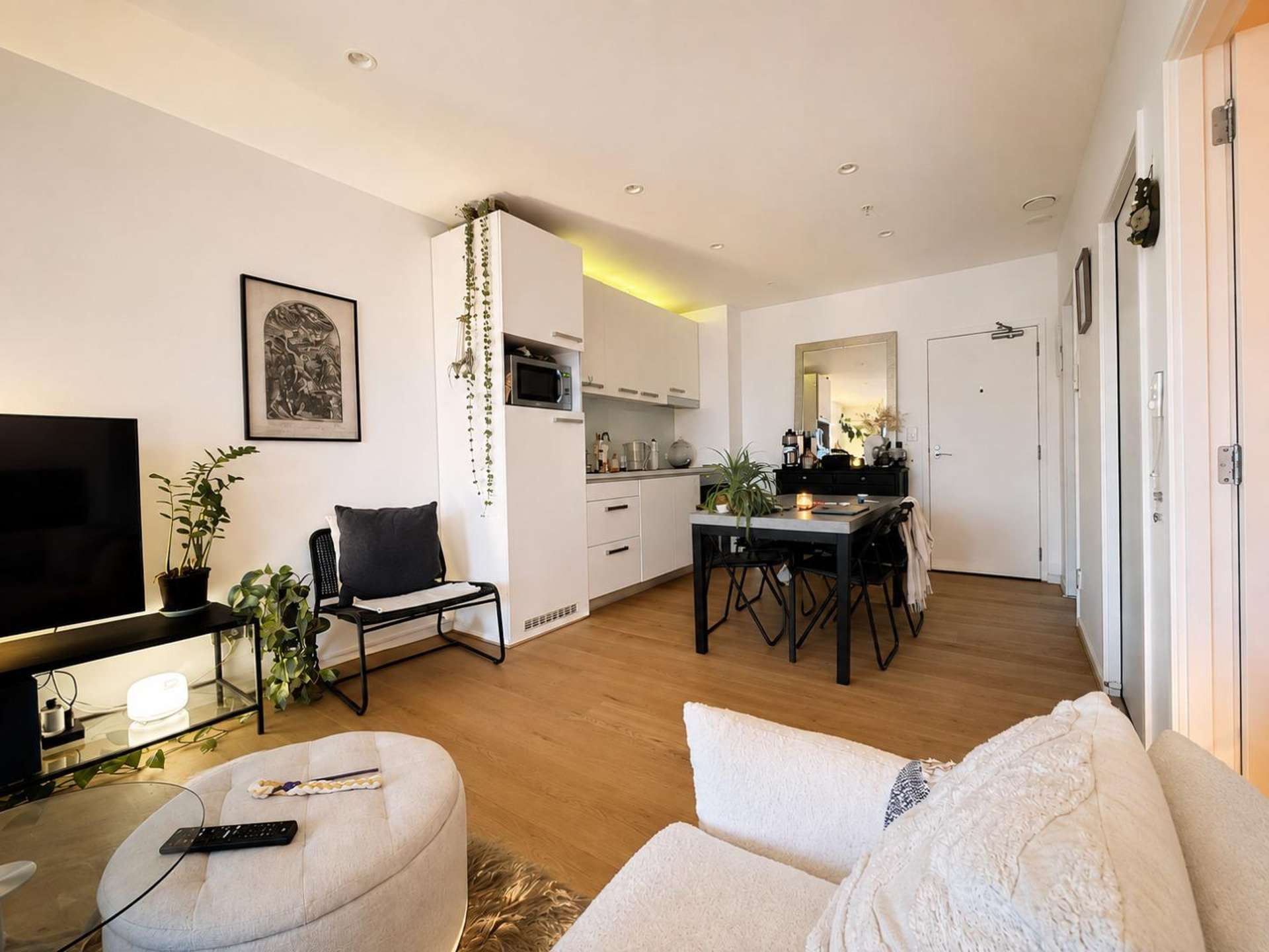 18XX/6-8 Lorne Street 10015_0