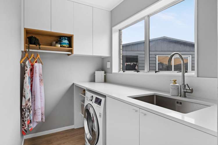 19 Atherfold Crescent Greenmeadows_16