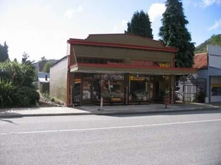 38 Broadway Reefton_5