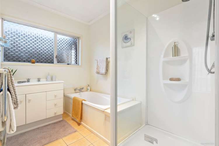 2/131 Landscape Road Mount Eden_11