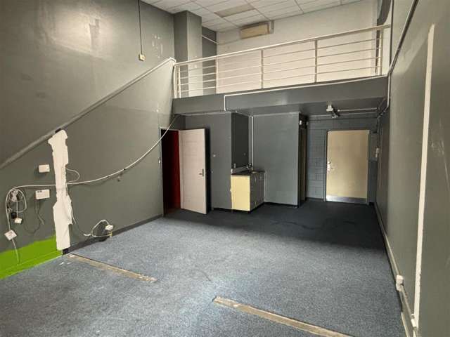 313E Barton Street Hamilton Central_2