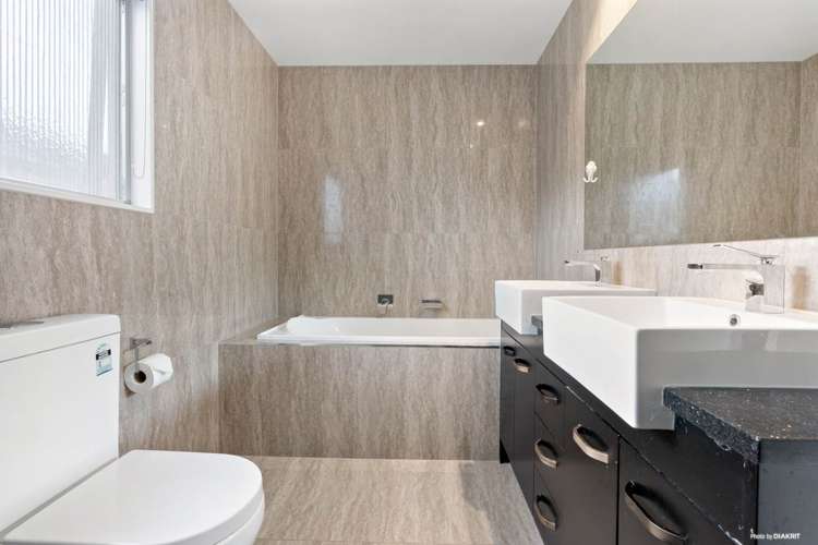 56 Charlestown Drive Flat Bush_11