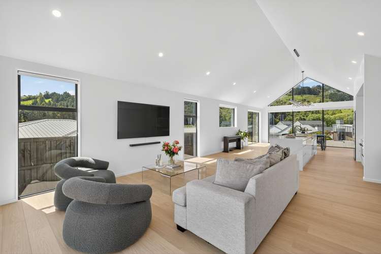 6 Round Hill Rise Cracroft_11