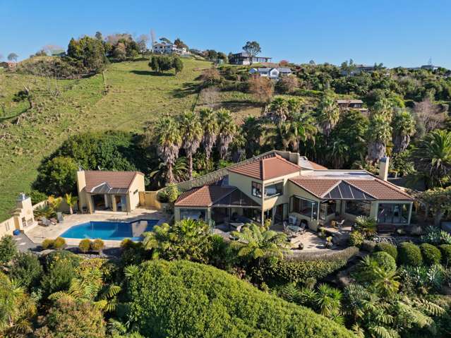 Luxury Home + Second Dwelling + Income + Sea Views