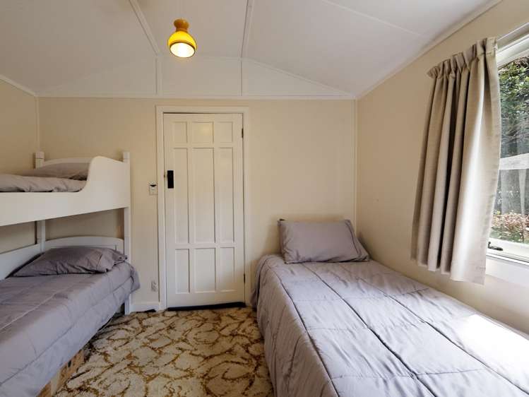 112 Garden Road Piha_9