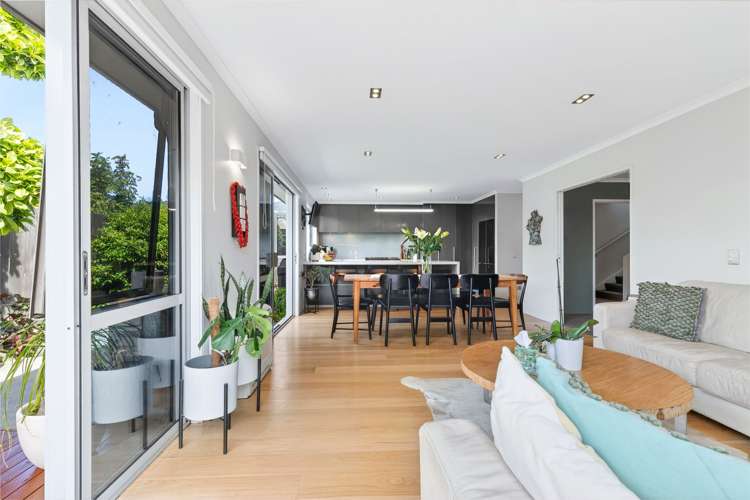 6 Cambria Gardens The Wood_6