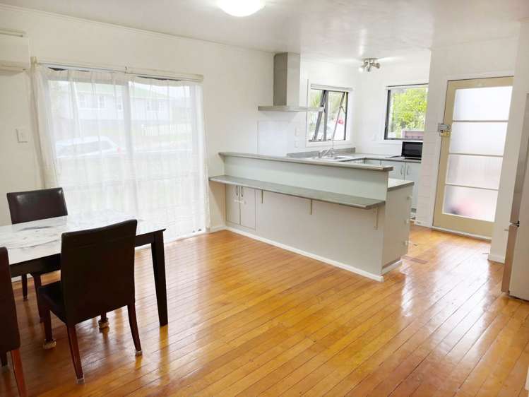 26 Sylvan Crescent Te Atatu South_5