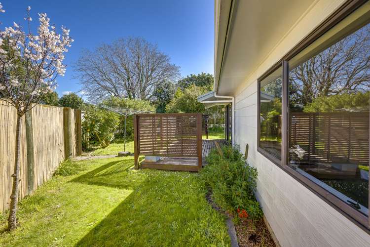 1100A Cunningham Crescent Mayfair_12