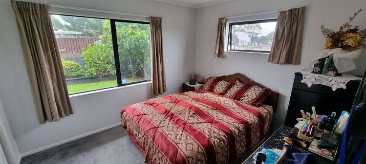 8a Fruitvale Road New Lynn_9