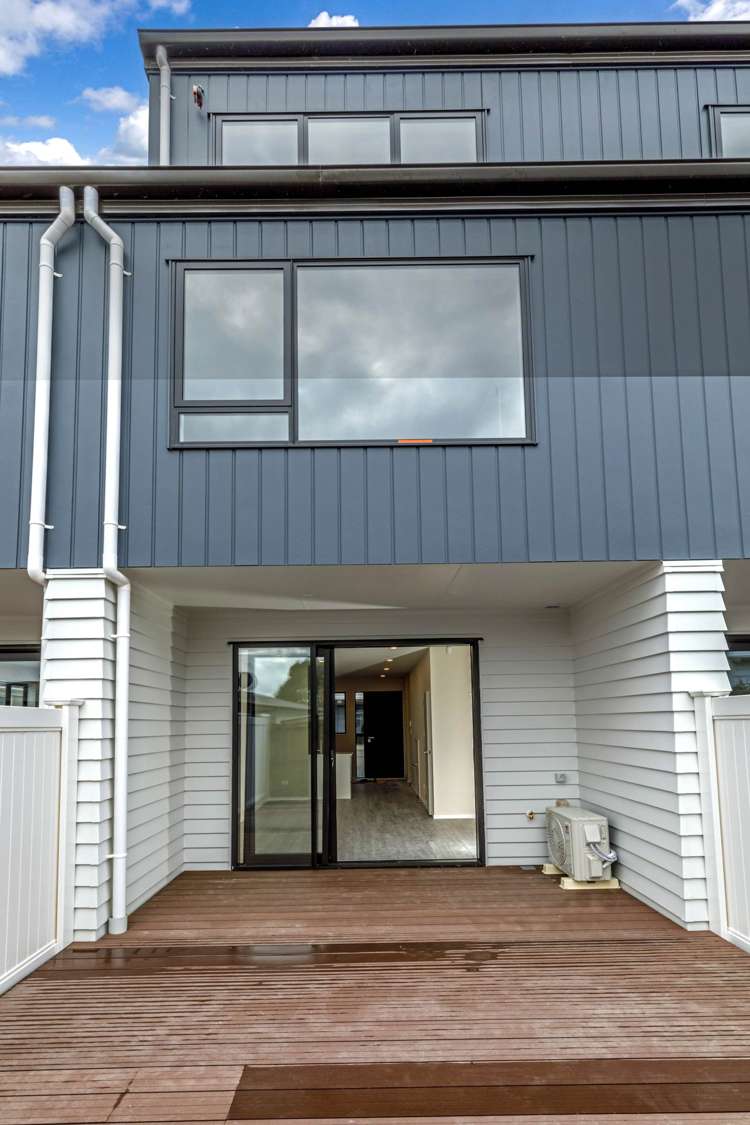 2E Glenford Lane Te Atatu Peninsula_13