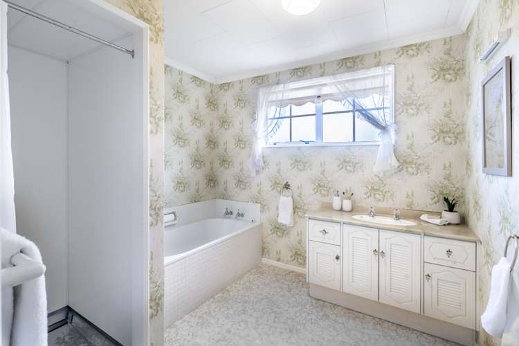 494 Queens Drive Rosedale_9