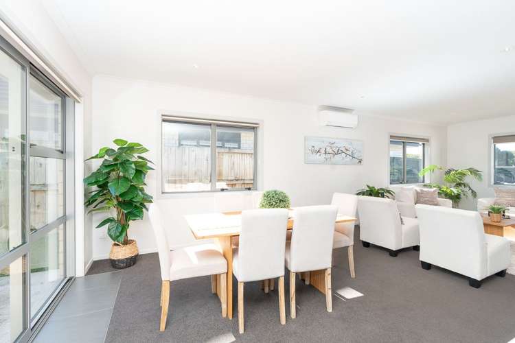 87 Barrington Drive Huntington_14