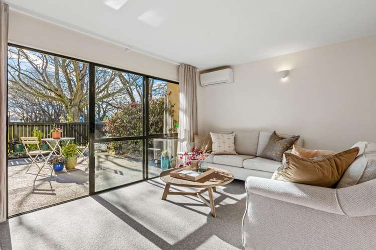 2/17 Devon Street_5