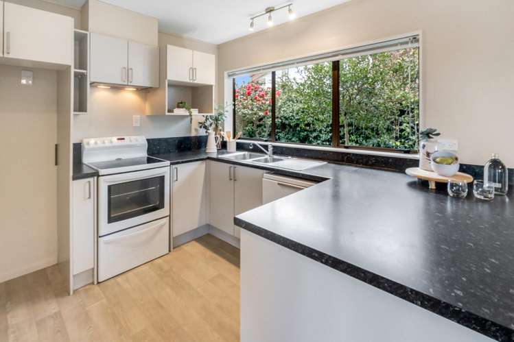 2/5 Askew Place Farm Cove_5