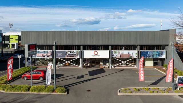 Prime Fringe CBD Office - High Exposure!