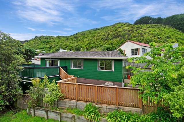 Modern Comfort Meets Outdoor Adventure in Karori