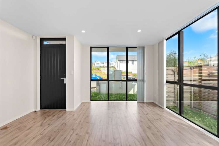 8 Seafarer Crescent Stanmore Bay_13