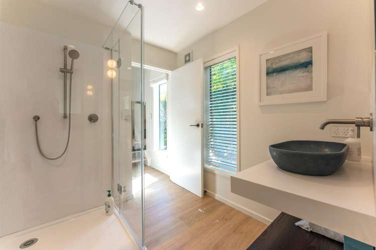 12 Esslin Road Surfdale_15