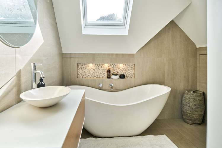 104 Cheviot Road Lowry Bay_17