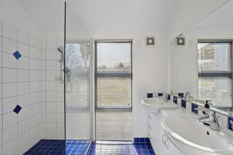 35 Ferry Hill Drive Lower Shotover_10