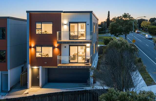 Parkside Living, Steps to Macleans