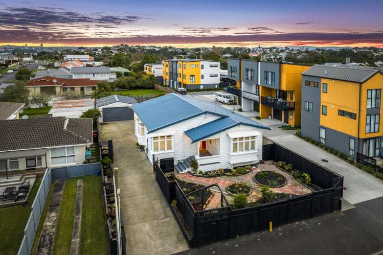 126 Onewa Road Northcote_21