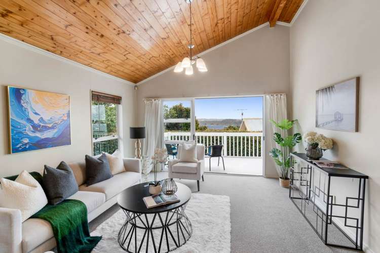 2/154 Sunset Road Unsworth Heights_3