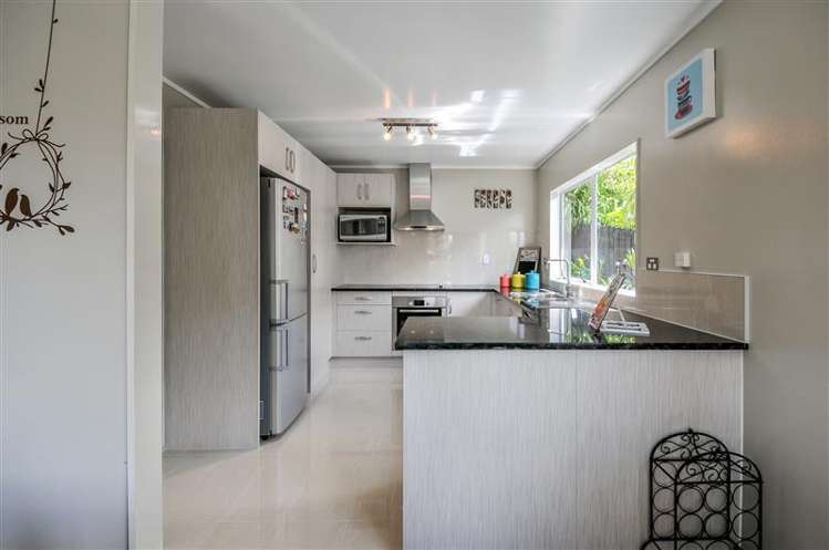 2/20 Hogans Road Glenfield_2