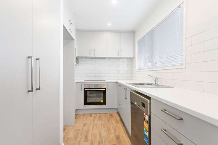 1/32a Clayburn Road Glen Eden_3